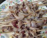Foto langkah ke 3 dari resep Sayap cumi bakar pedas manis.