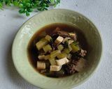 Foto langkah ke 4 dari resep Rawon Iga Tahu Putih.