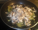 Foto del paso 2 de la receta: Salteado de espárragos con boletus