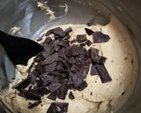 Foto del paso 4 de la receta: Budín Marmolado, con Trozos de chocolate🍫🥰