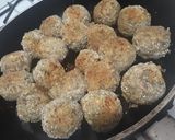 Foto del paso 4 de la receta: Albóndigas de lenteja y pollo con corazón de queso🧀