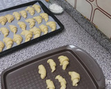 Foto del paso 8 de la receta: Medias lunas o Croissant masa casera / rellenos de dulce de leche