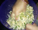 A picture of step 4 of Hare Bhare Pakode 😋.