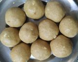 A picture of step 3 of Atta K Ladoo.