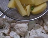 आलू गोभी की सब्जी(gobhi aloo ki sabzi recipe in hindi) रेसिपी चरण 1 फोटो