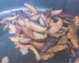 A picture of step 2 of Vegetarian Phở Rolls.