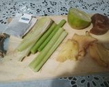 Foto langkah ke 1 dari resep Teh rempah (serai, jeruk nipis, jahe).