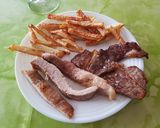 Foto del paso 3 de la receta: Entrecotte y secreto con patatas