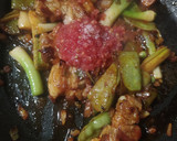 Foto del paso 4 de la receta: Arroz con costilla, tirabeques y ajos tiernos