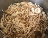 Hình bước làm 2 của món Ruốc nấm đùi gà chay