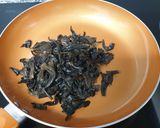 Foto del paso 1 de la receta Craterellus cornucopioides o trompeta de la mort rebozado