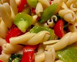 Une image de l'étape 3 de Pâtes chaudes sur lit de salade.