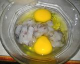 Foto langkah ke 3 dari resep Omelet udang.