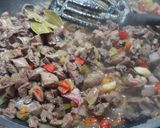 Foto del paso 3 de la receta: Frit Mallorqui amb vedella i xot. Frito de puntas de solomillo ternera y cordero