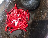 Foto langkah ke 2 dari resep Sambal ikan sarden kentang balado.