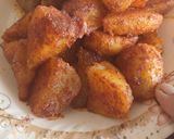 A picture of step 2 of Lasaniya batata garlic.