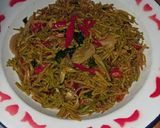 Foto langkah ke 3 dari resep Tumis bunga daun pepaya teri.