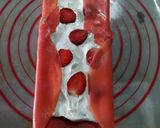 Foto langkah ke 6 dari resep Mille Crepes Gulung Merah Putih 🍓🇮🇩.