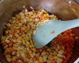 Foto langkah ke 2 dari resep Crab & Corn Soup.