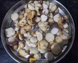 A picture of step 2 of Dry Arbi Masala.