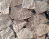 A picture of step 3 of Puffed Rice Snack (Lasaniya Mumra Chavana).
