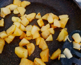 Foto del paso 4 de la receta: Solomillo rebozado con piña y puré de manzanas