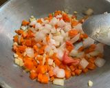รูปขั้นตอนการทำที่ 2 ของ สปาเก็ตตี้หมูก้อนซอสมะเขือเทศ