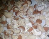A picture of step 4 of Dry fruit gajar ka halwa.