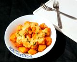 A picture of step 9 of Patatas Bravas.