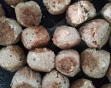 Gambar langkah 7 resipi Meatballs In Creamy Sauce.