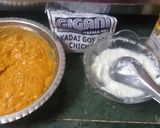 A picture of step 1 of Kadai chicken.