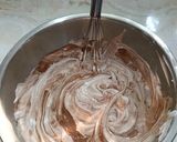 Foto langkah ke 3 dari resep 12/26. triple Chocolate Chiffon Cake.