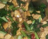 Foto langkah ke 5 dari resep Tumis Sawi Hijau & Tahu Saos Tiram.