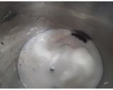 A picture of step 2 of Oreo Milkshake.