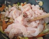 Foto del paso 7 de la receta: Pollo con verduras al wok