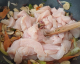 Foto del paso 7 de la receta: Pollo con verduras al wok