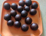 গুঁড়ো দুধের কালোজাম (guro doodher kalojaam recipe in Bengali) রেসিপির ধাপ 5 ছবি