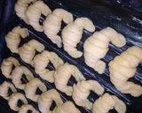 Foto del paso 3 de la receta: Medialunas de manteca express🥐