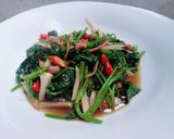 Foto langkah ke 2 dari resep Cah kangkung tauco.