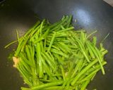 Hình bước làm 2 của món Rau Muống Xào Chao