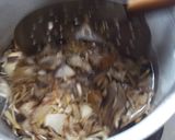 Foto langkah ke 2 dari resep Tumis Jantung Pisang Pedas.