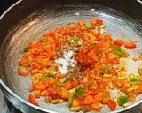 A picture of step 3 of Masala macaroni.