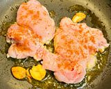 A picture of step 2 of Salad with chicken and tangerines.