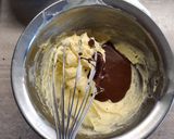 Foto langkah ke 1 dari resep Triple Chocolate Mousse Cake.