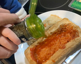 Foto del paso 1 de la receta: Pan relleno de taquitos de jamón y quesos
