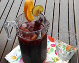Foto del paso 4 de la receta: Vino con frutas rojos y arándanos azules