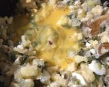 Foto del paso 3 de la receta: Canastitas de verdeo, queso y huevo
