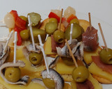 Foto del paso 2 de la receta: Combinado de pintxos, aperitivo, anchoa, boquerón, etc
