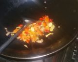 Foto langkah ke 4 dari resep Oseng Mie Telur.