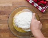 A picture of step 6 of Strawberry Cheese Cake Roll.